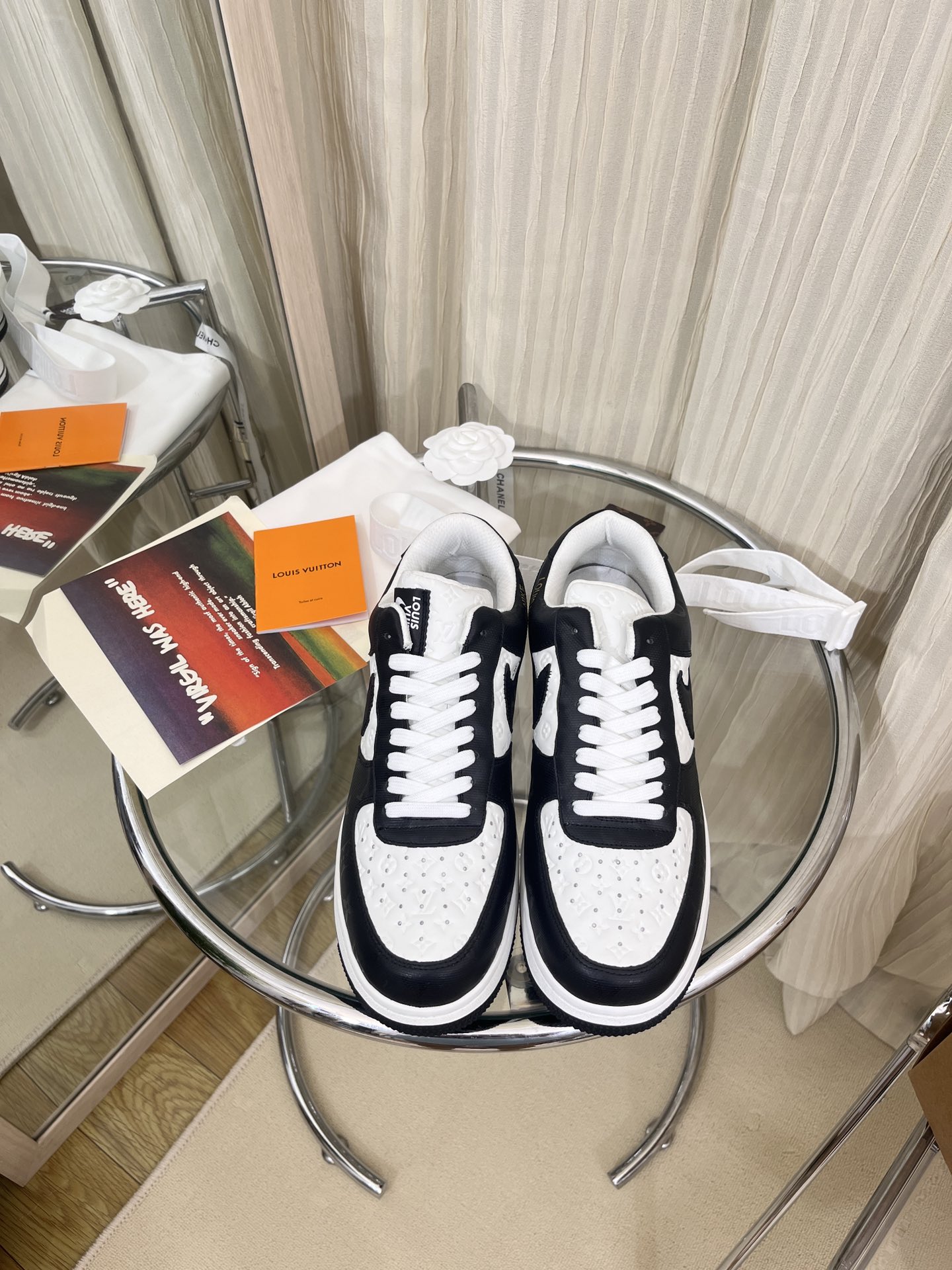 LOUIS VUITTON SNEAKERS