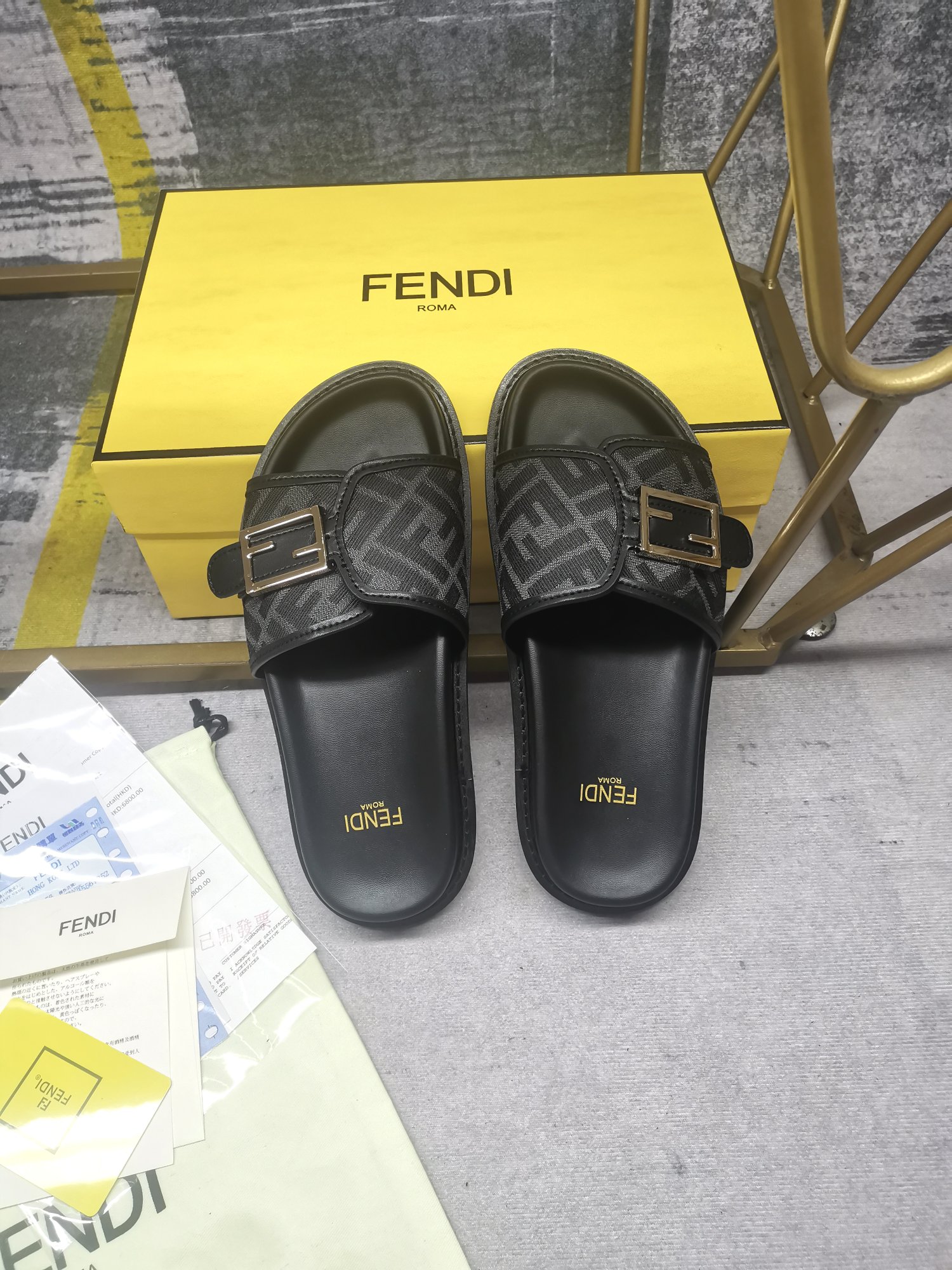FENDI SLIDES