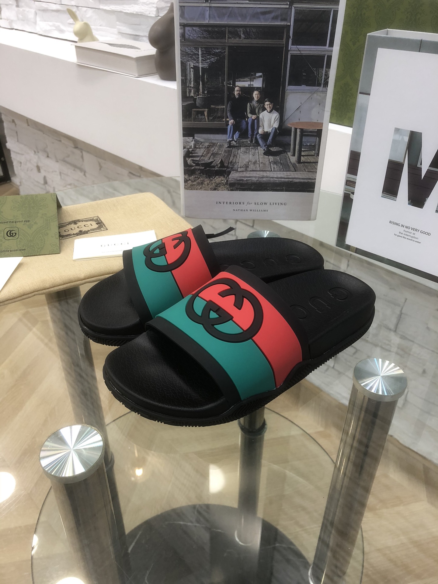GUCCI SLIDES