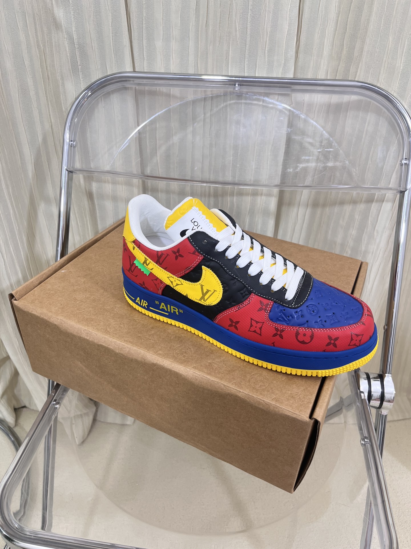 LOUIS VUITTON SNEAKERS