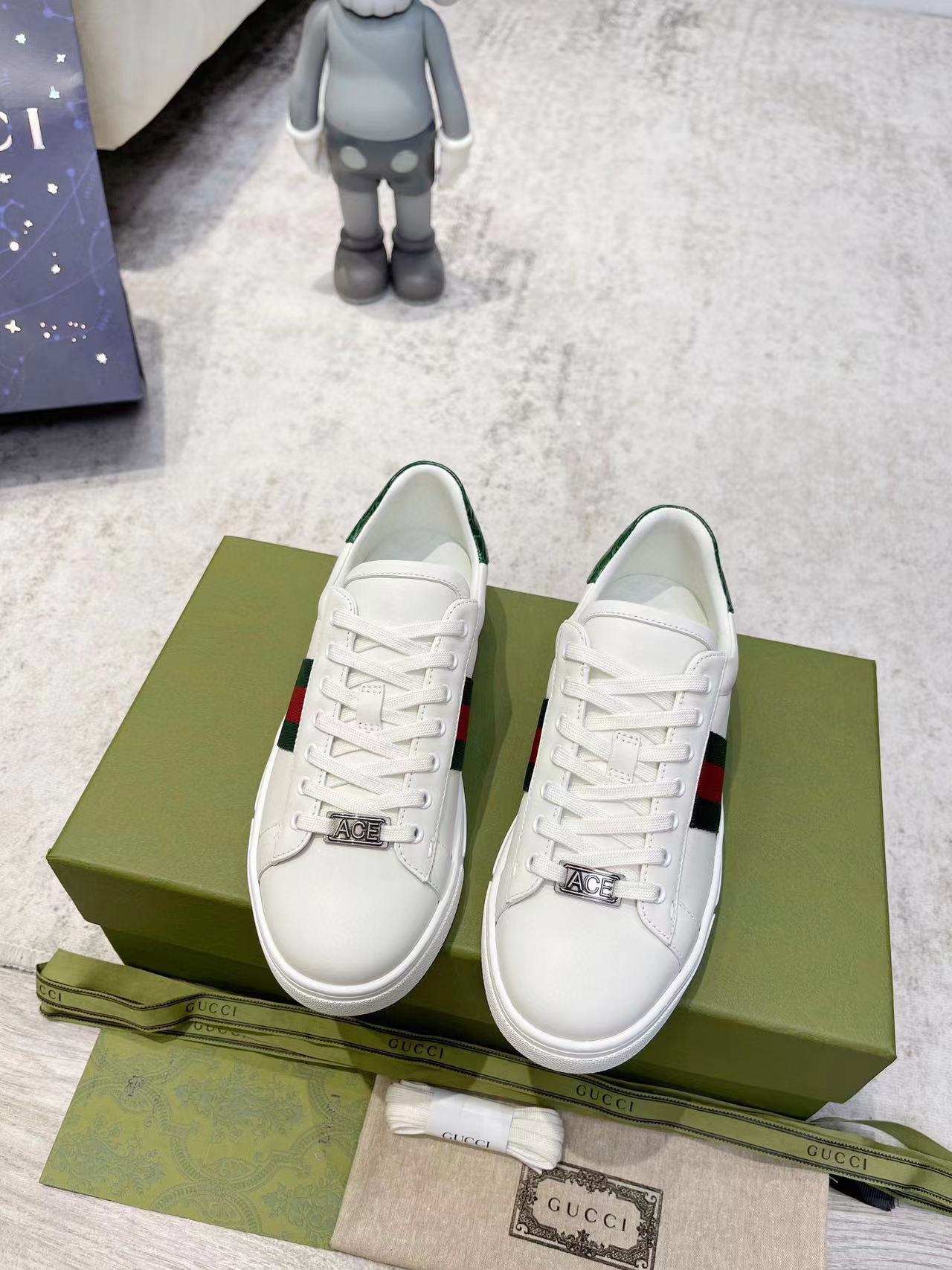 WOMEN'S GUCCI ACE SNEAKER WITH WEB