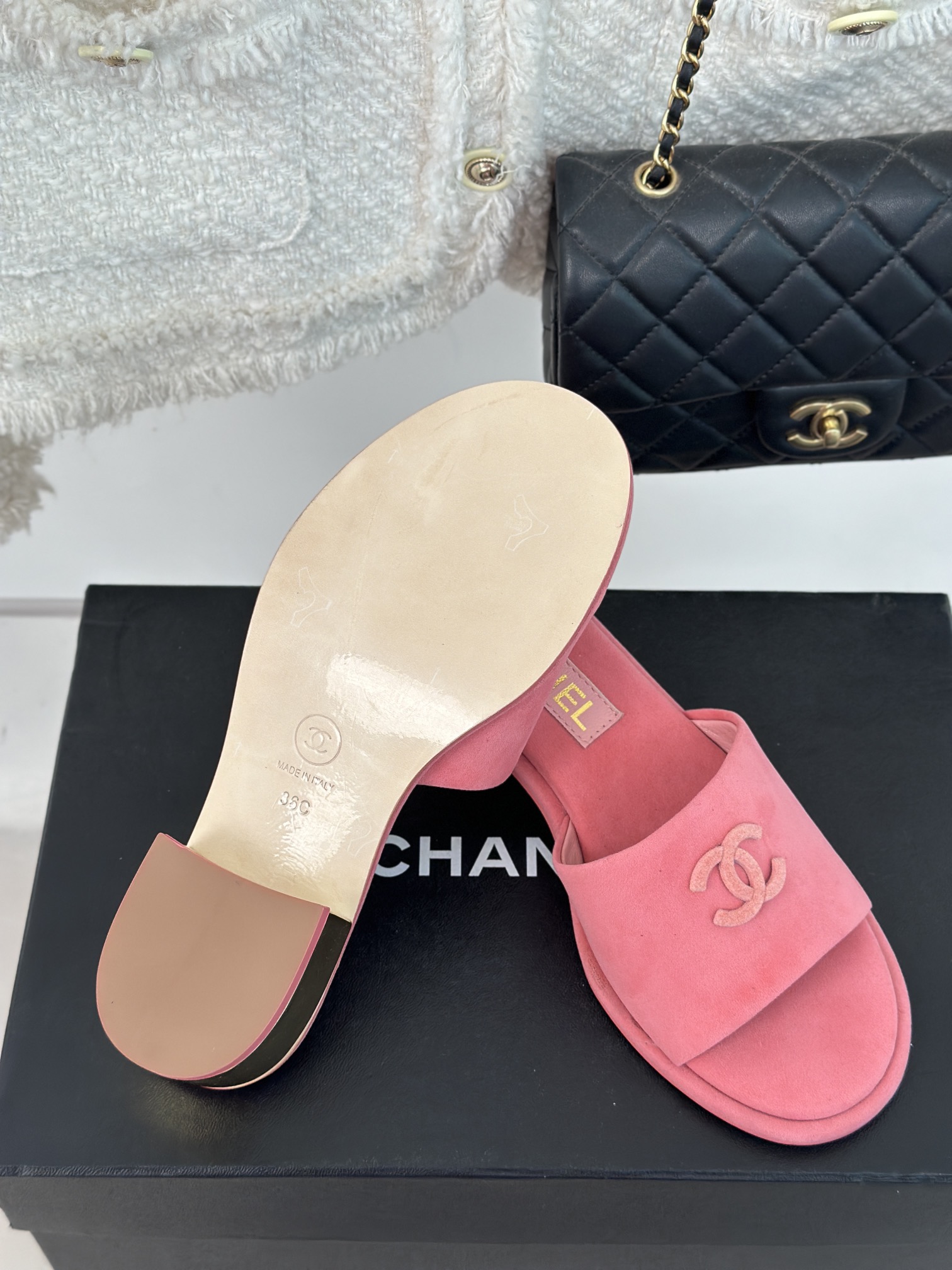 CHANEL SLIDES