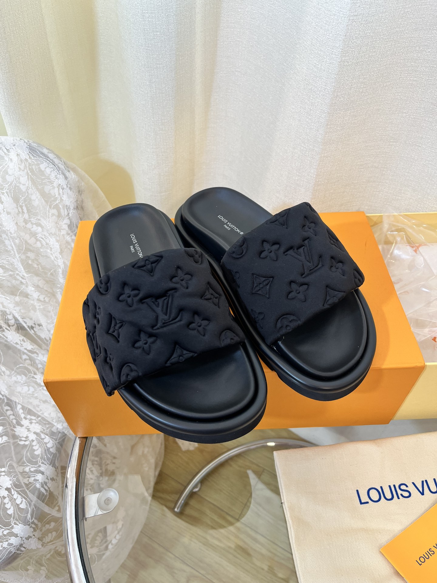 LOUIS VUITTON SLIDES