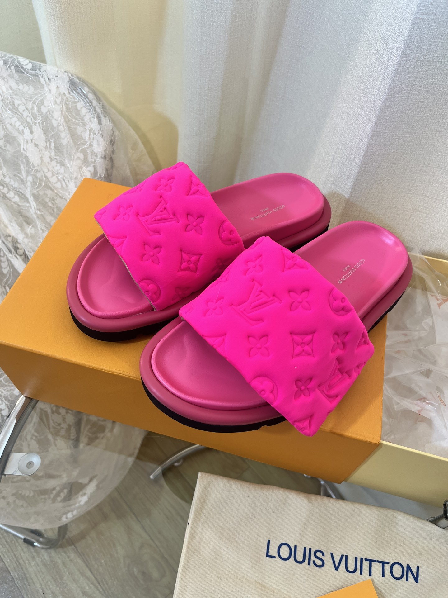 LOUIS VUITTON SLIDES