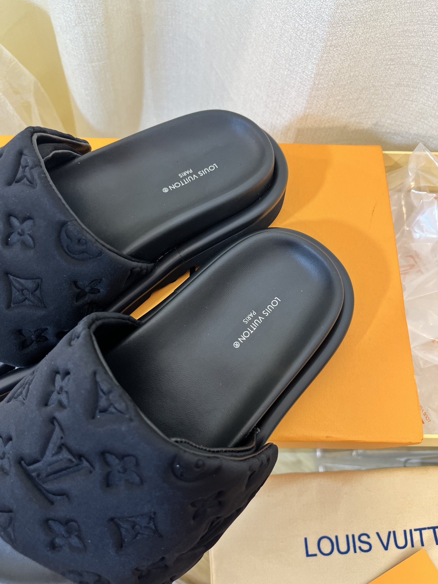 LOUIS VUITTON SLIDES