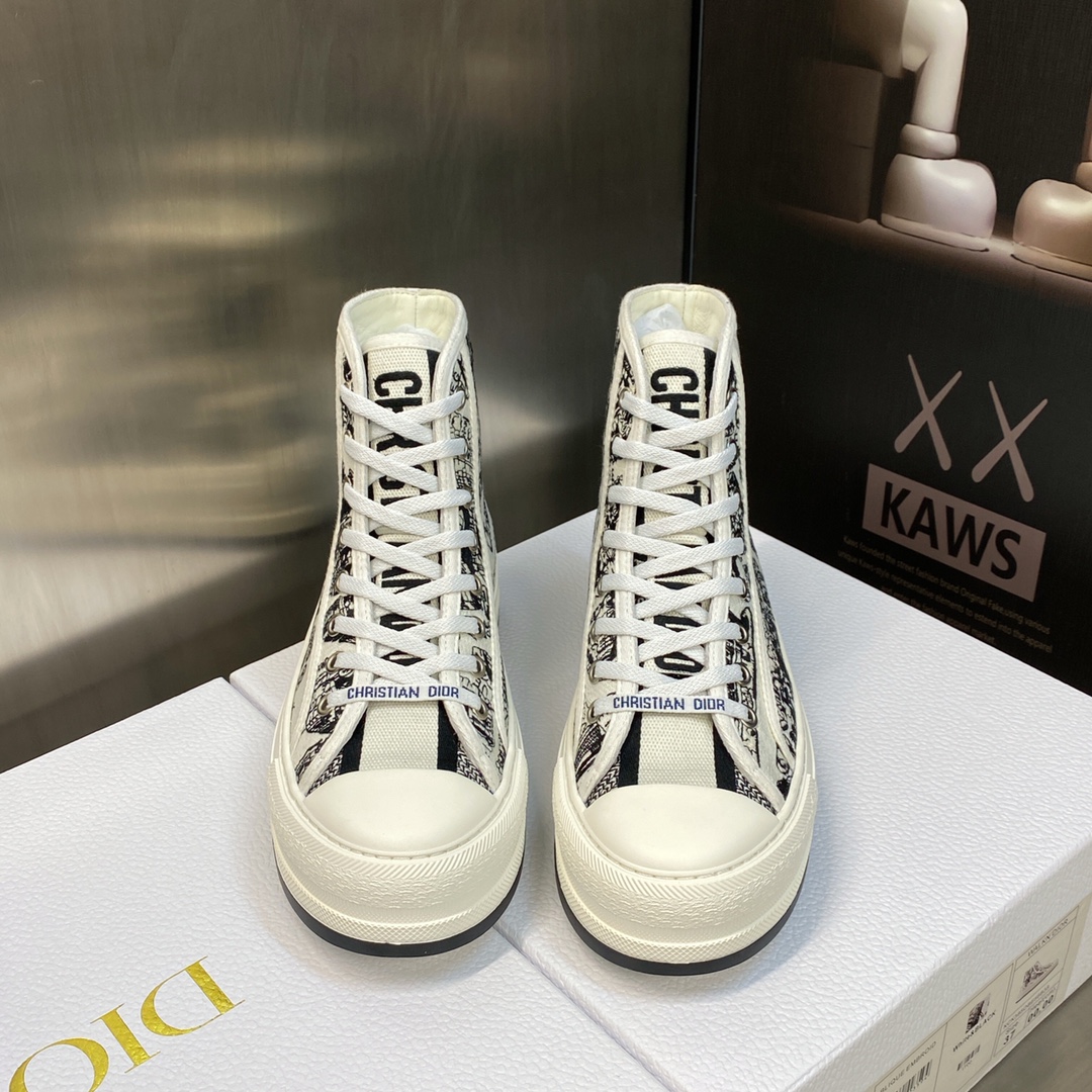 DIOR SNEAKERS