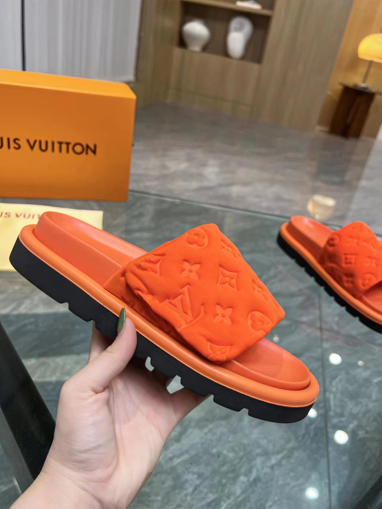 LOUIS VUITTON SLIDES