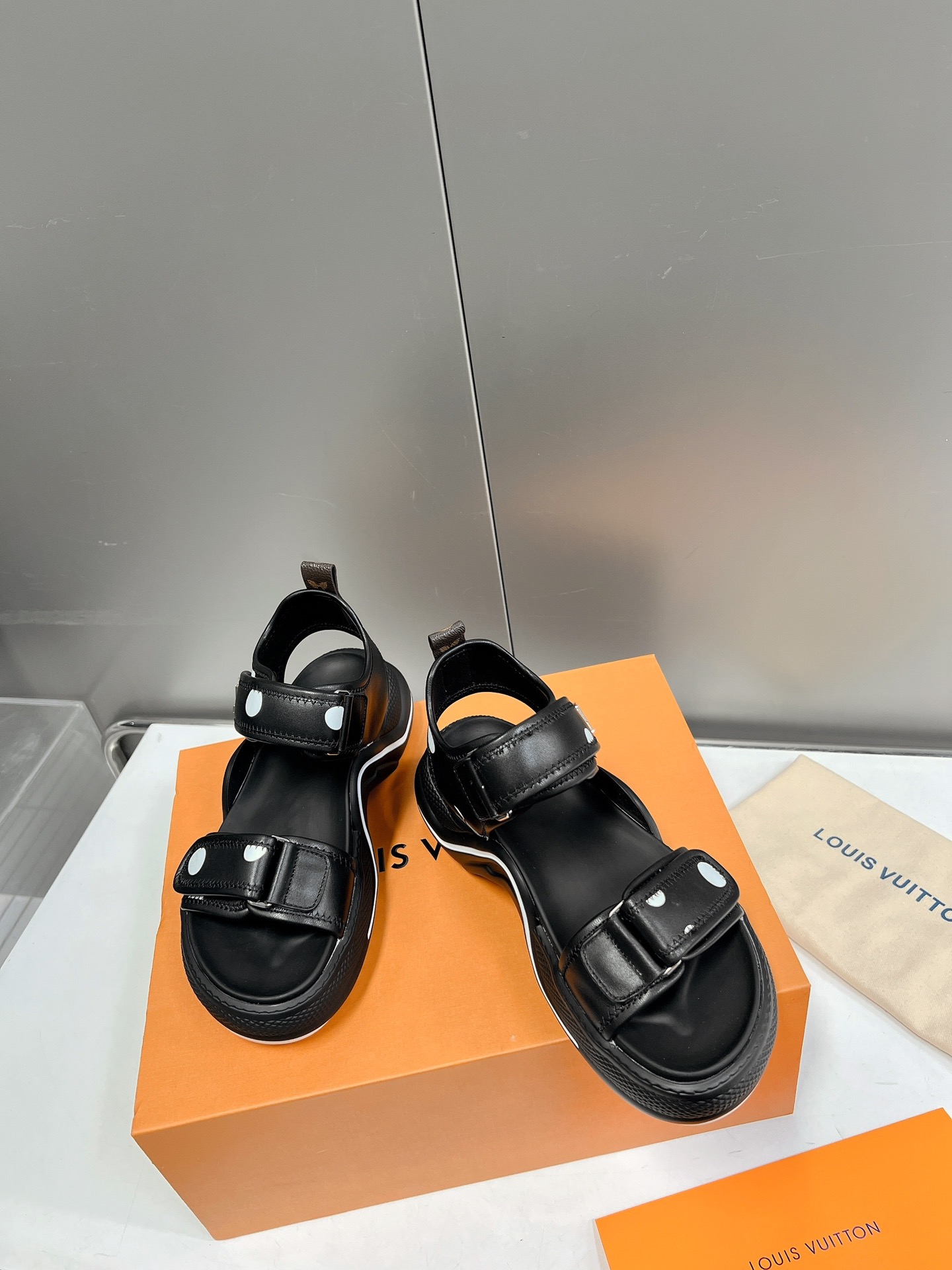 LOUIS VUITTON SANDALS