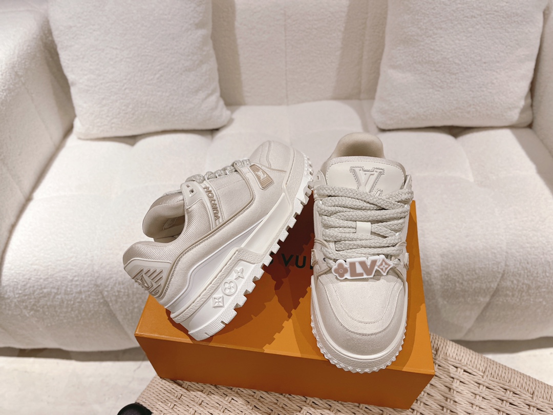 LOUIS VUITTON SNEAKERS