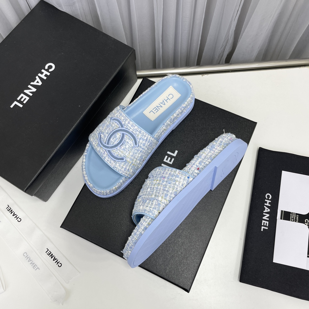 CHANEL SLIDES