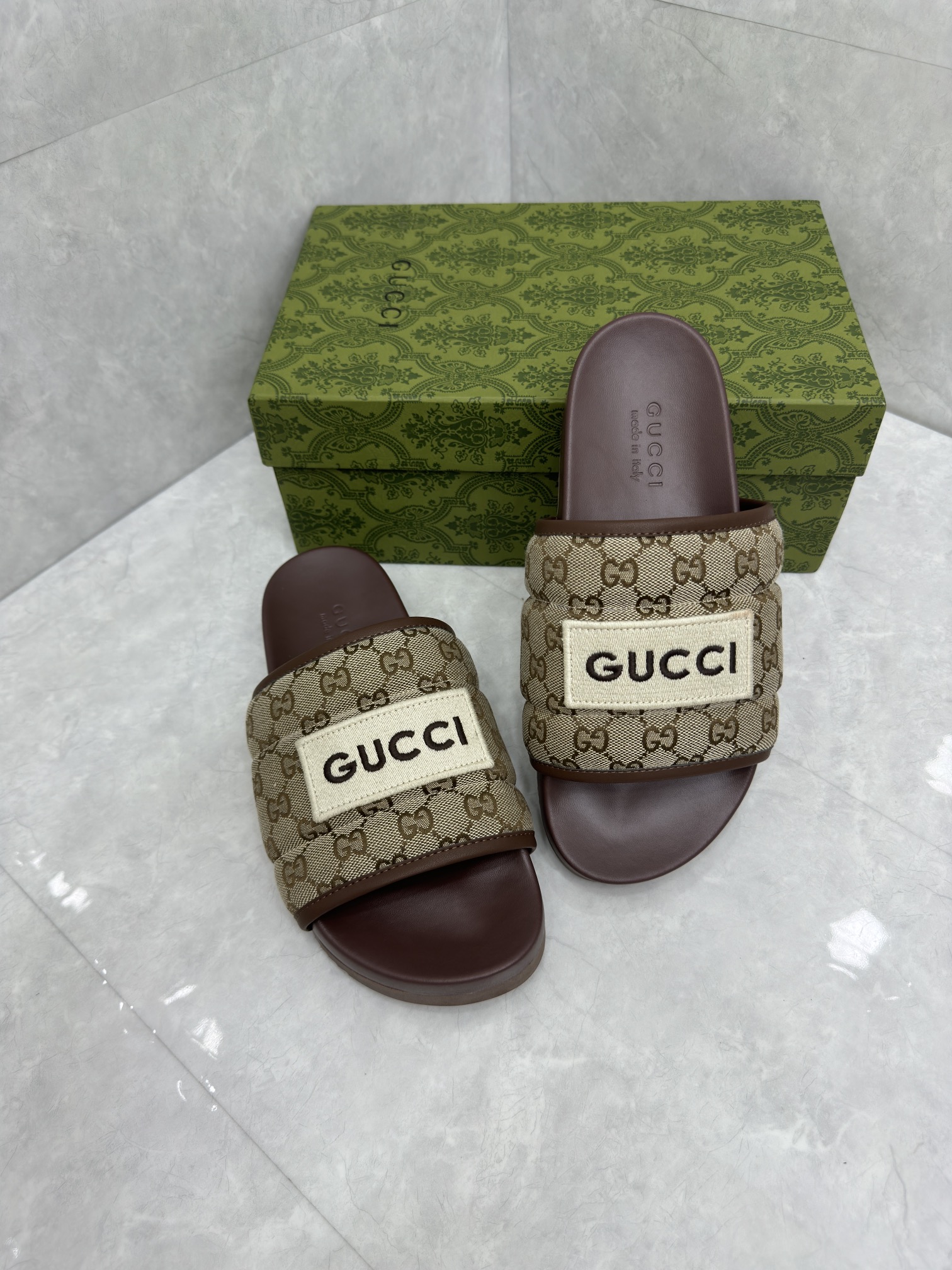 GUCCI SLIDES