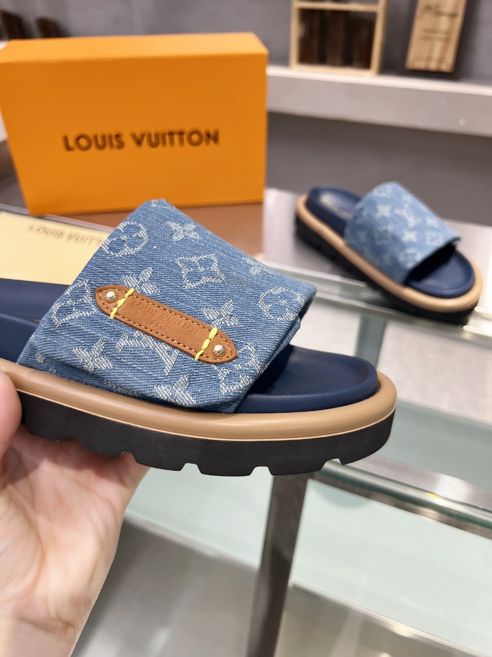 LOUIS VUITTON SLIDES