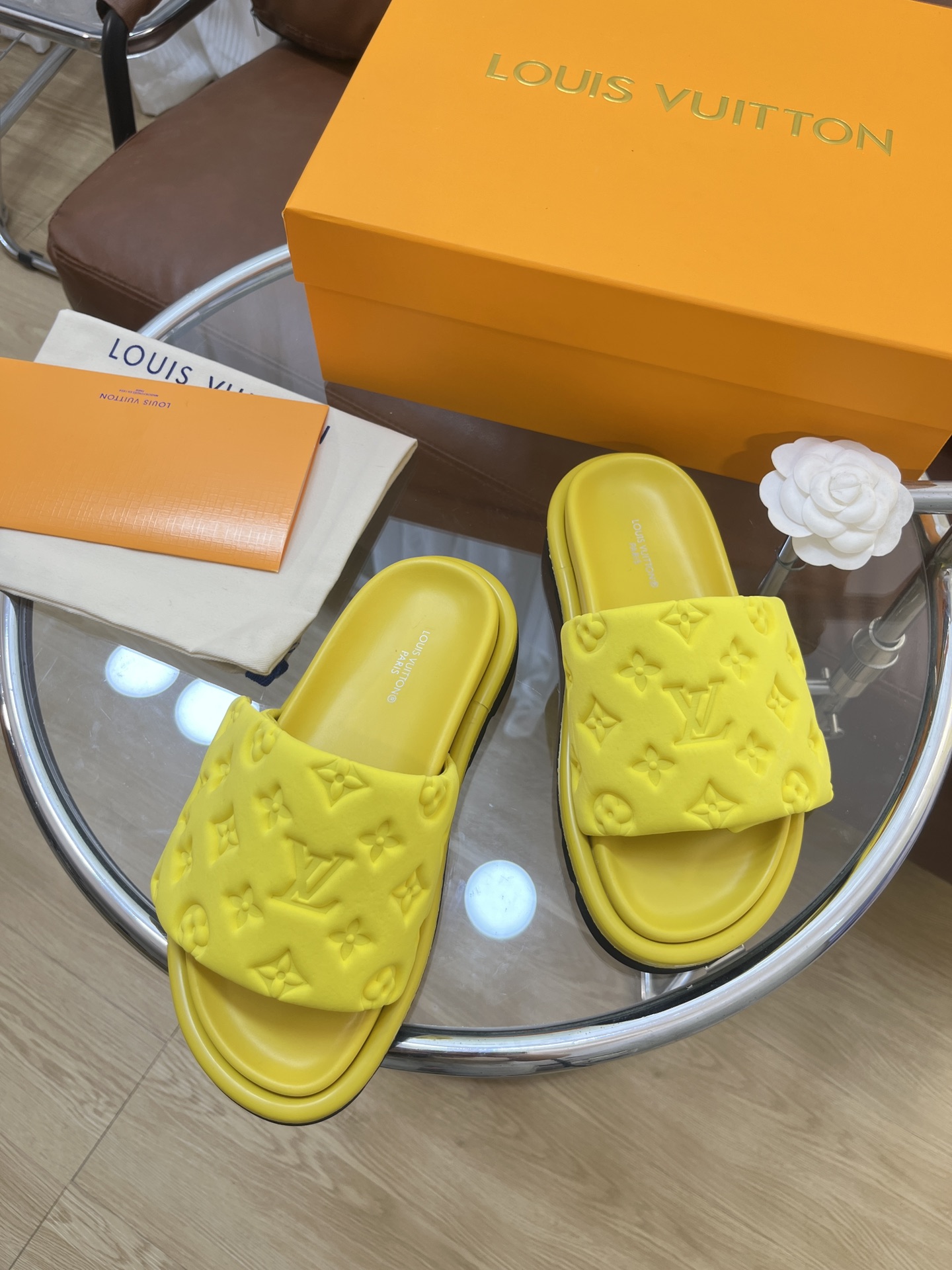 LOUIS VUITTON SLIDES