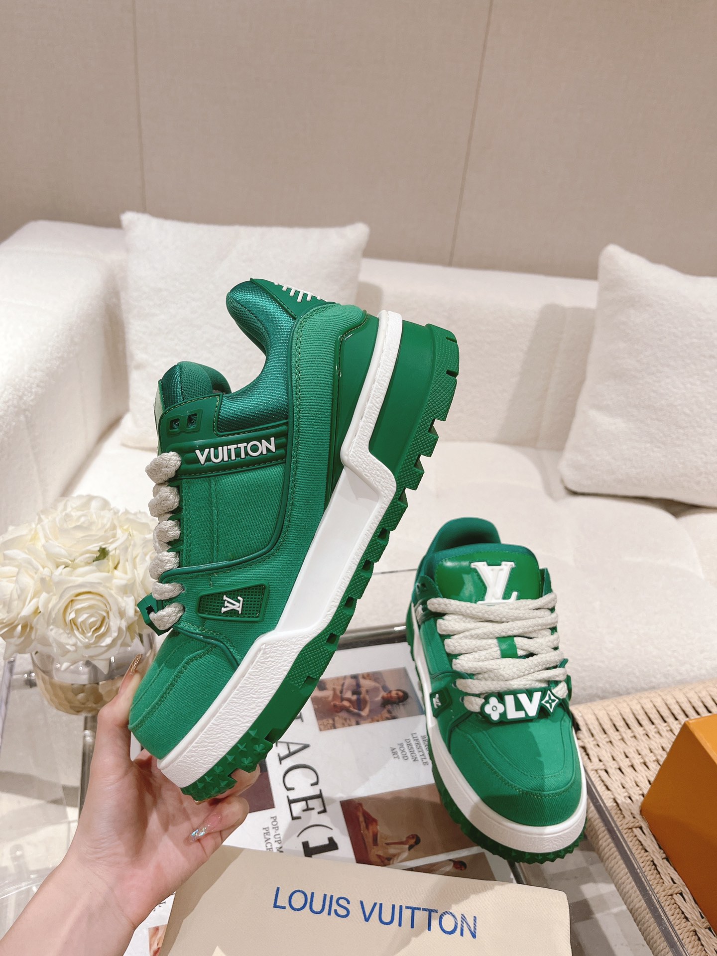 LOUIS VUITTON SNEAKERS