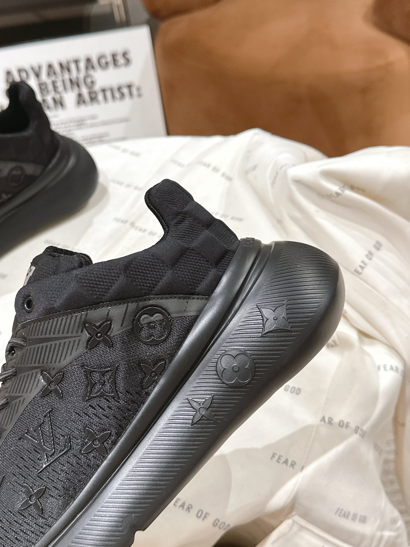 LOUIS VUITTON SNEAKERS