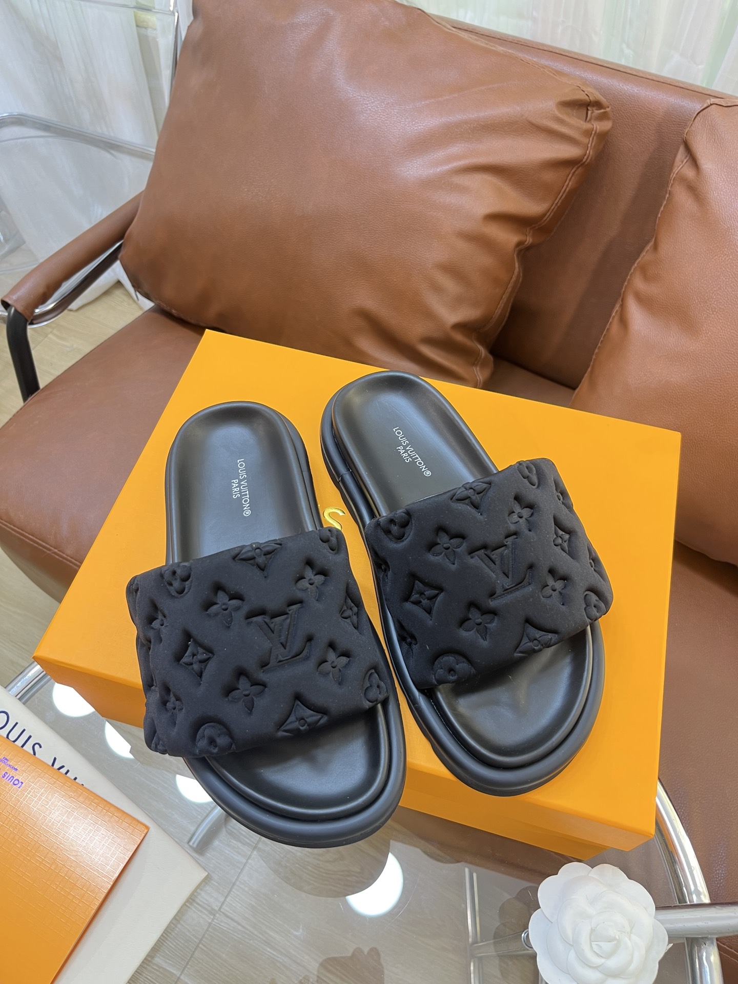 LOUIS VUITTON SLIDES