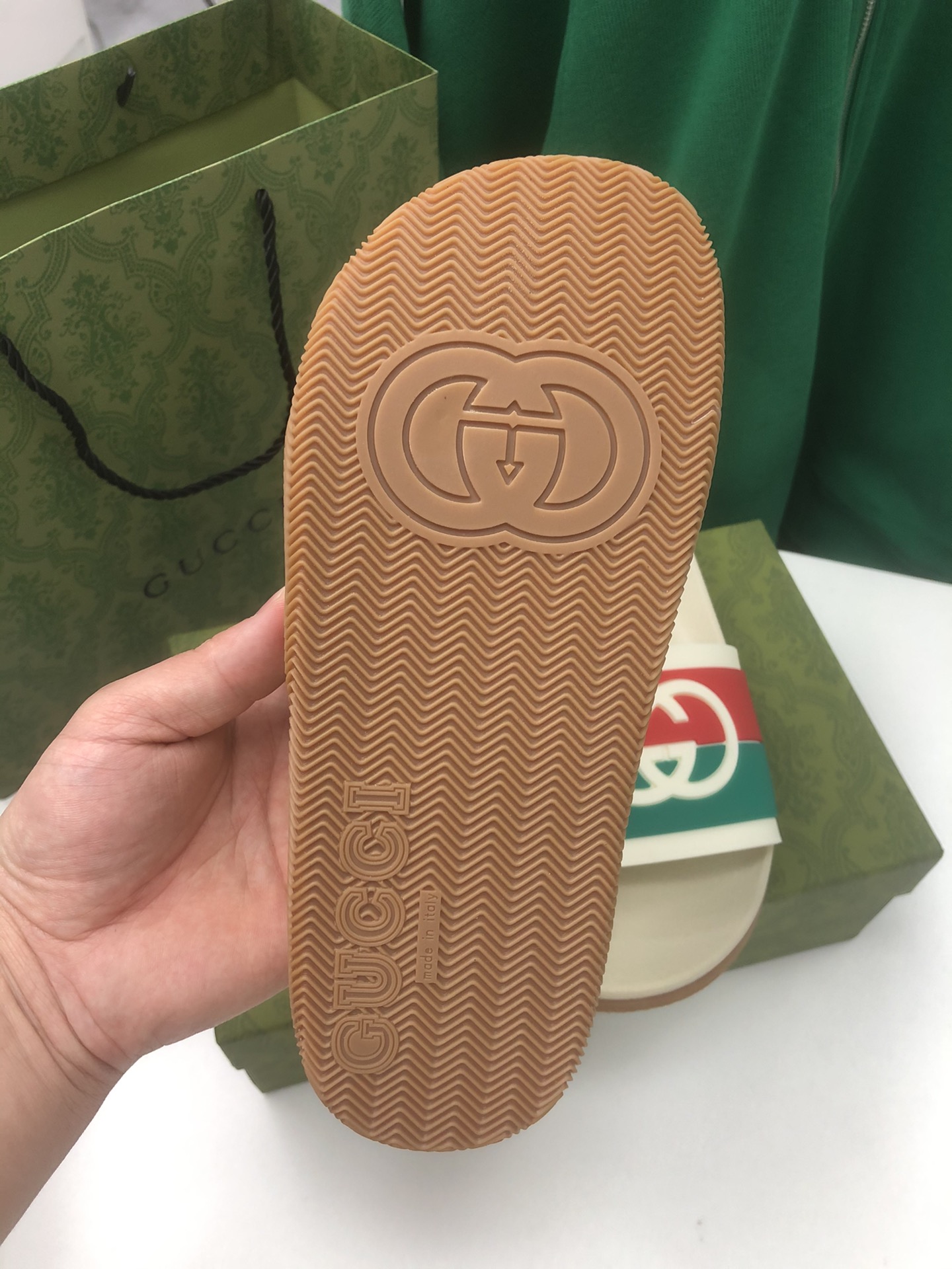 GUCCI SLIDES