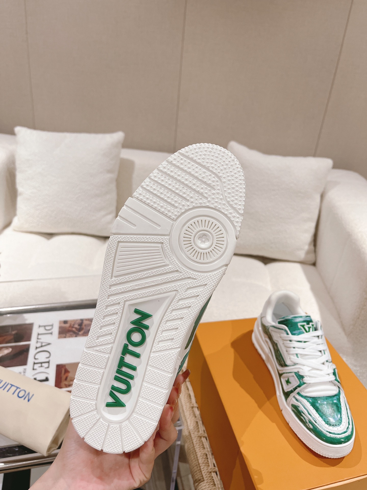 LOUIS VUITTON SNEAKERS