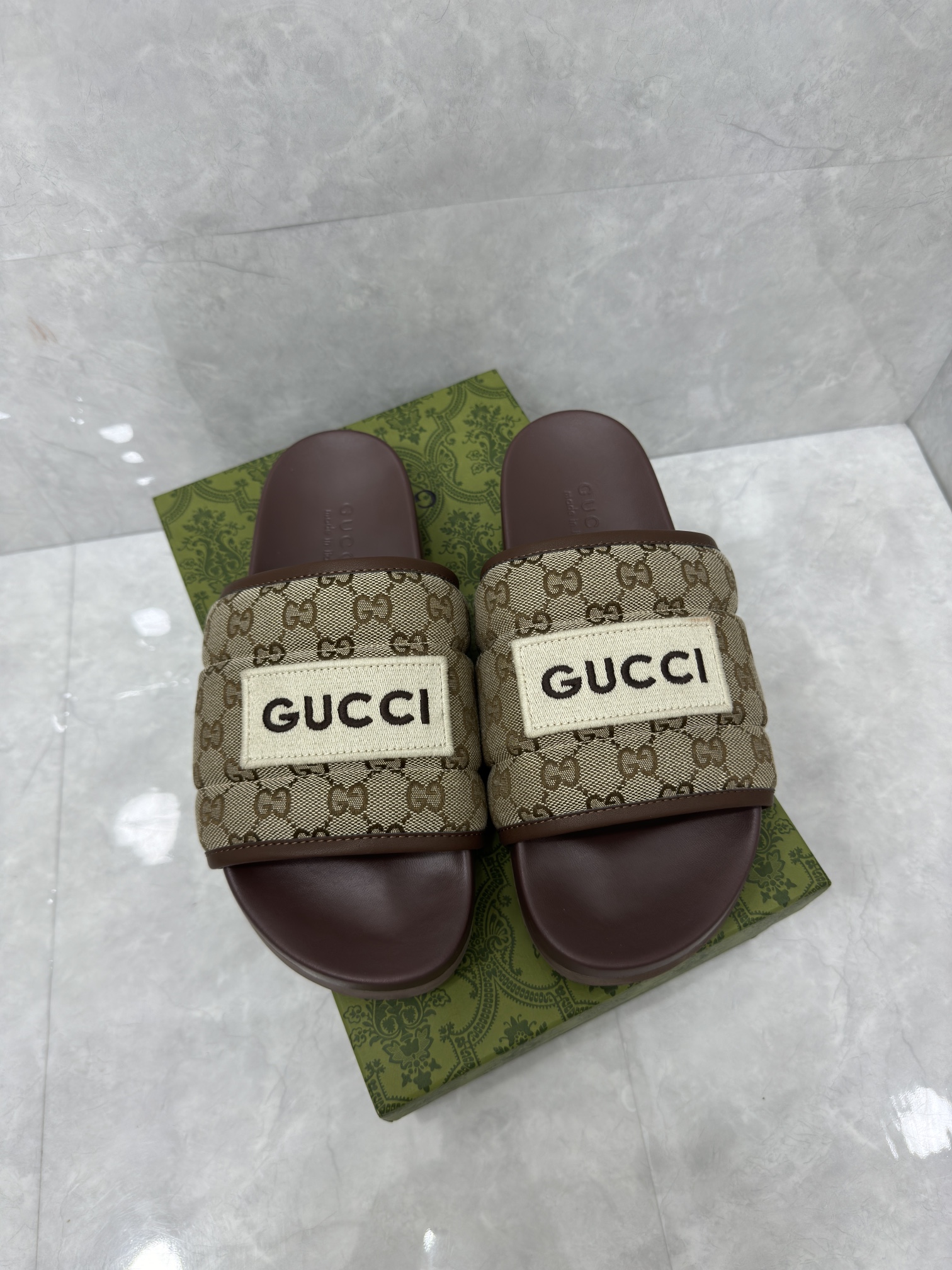 GUCCI SLIDES