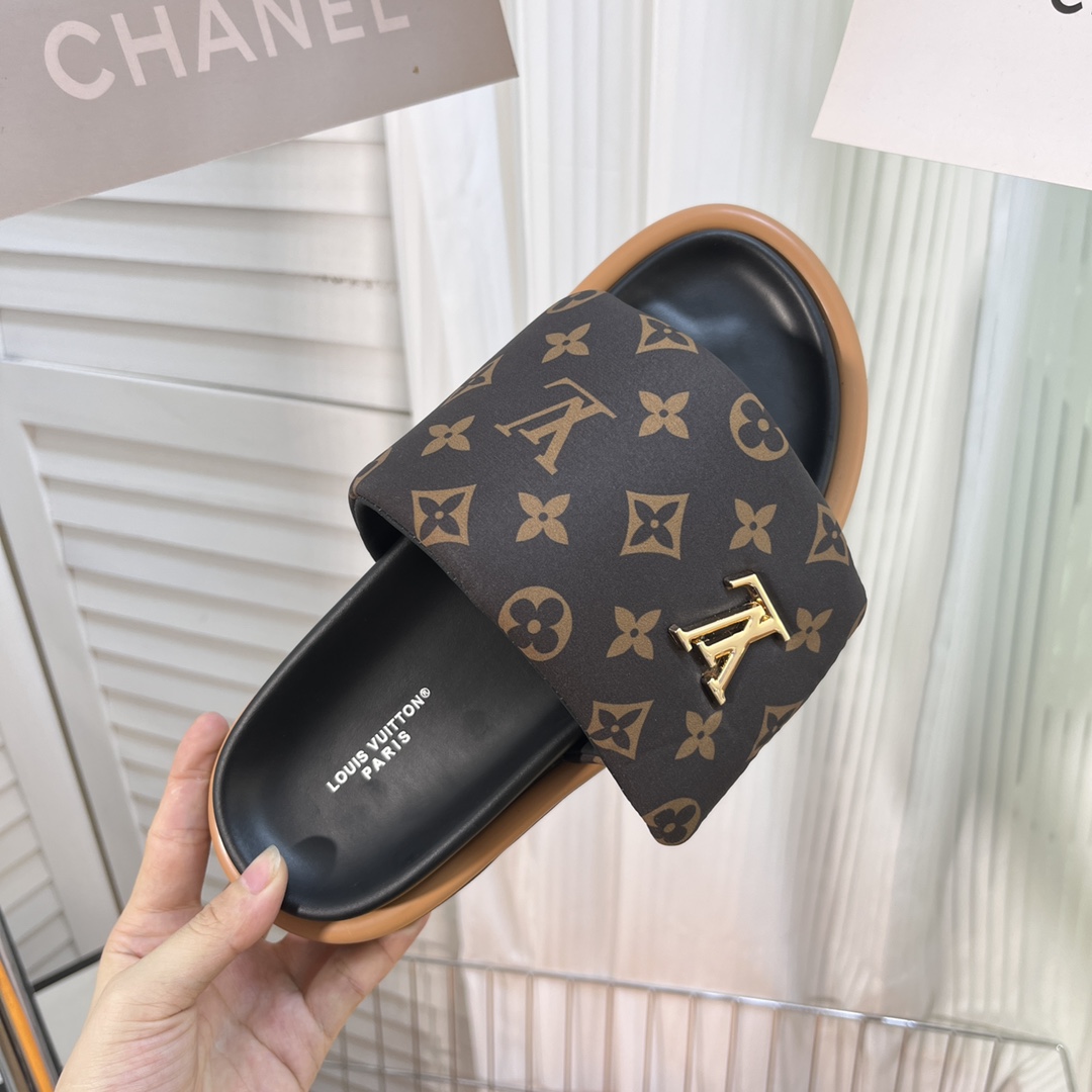 LOUIS VUITTON SLIDES