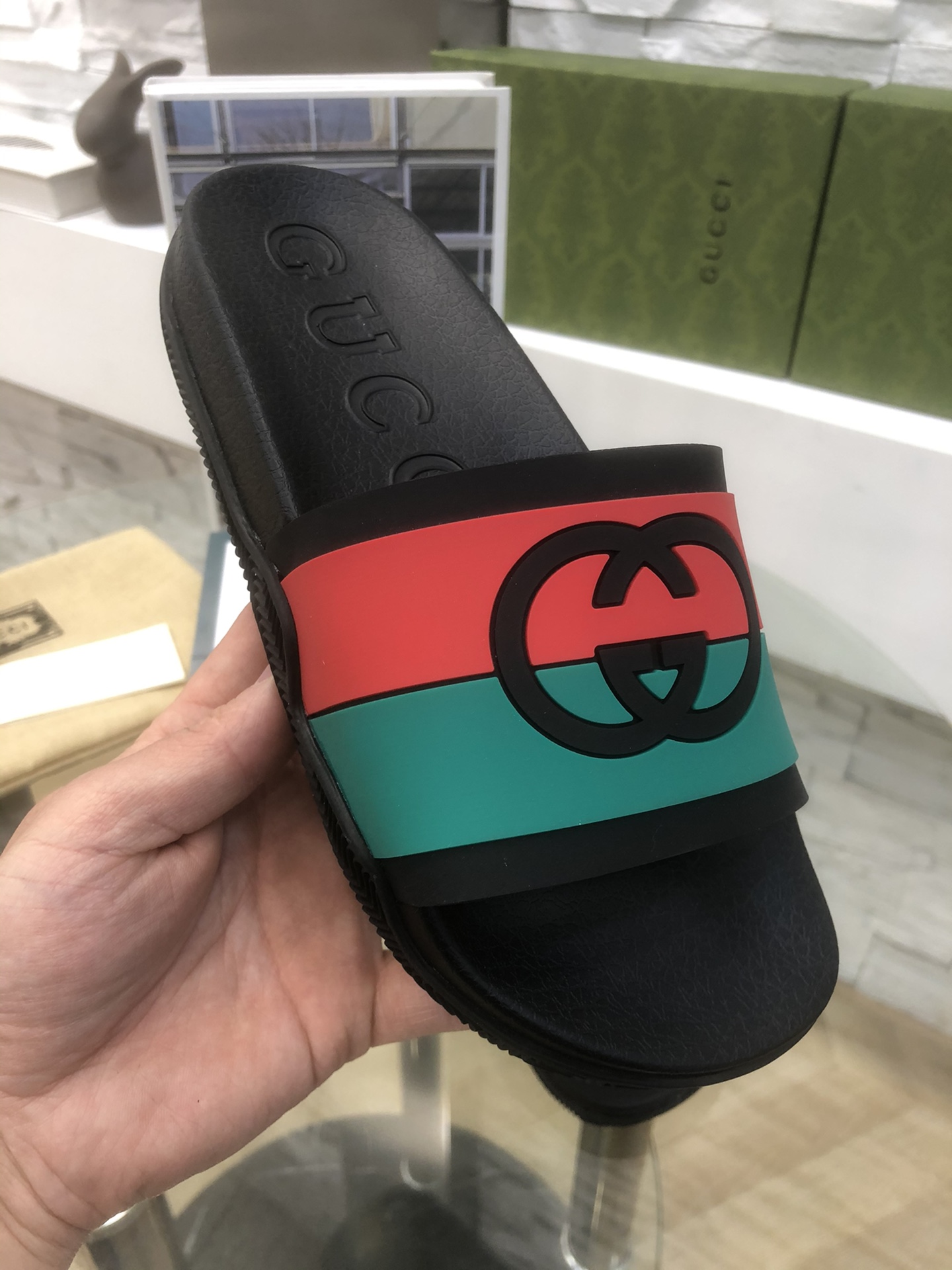 GUCCI SLIDES
