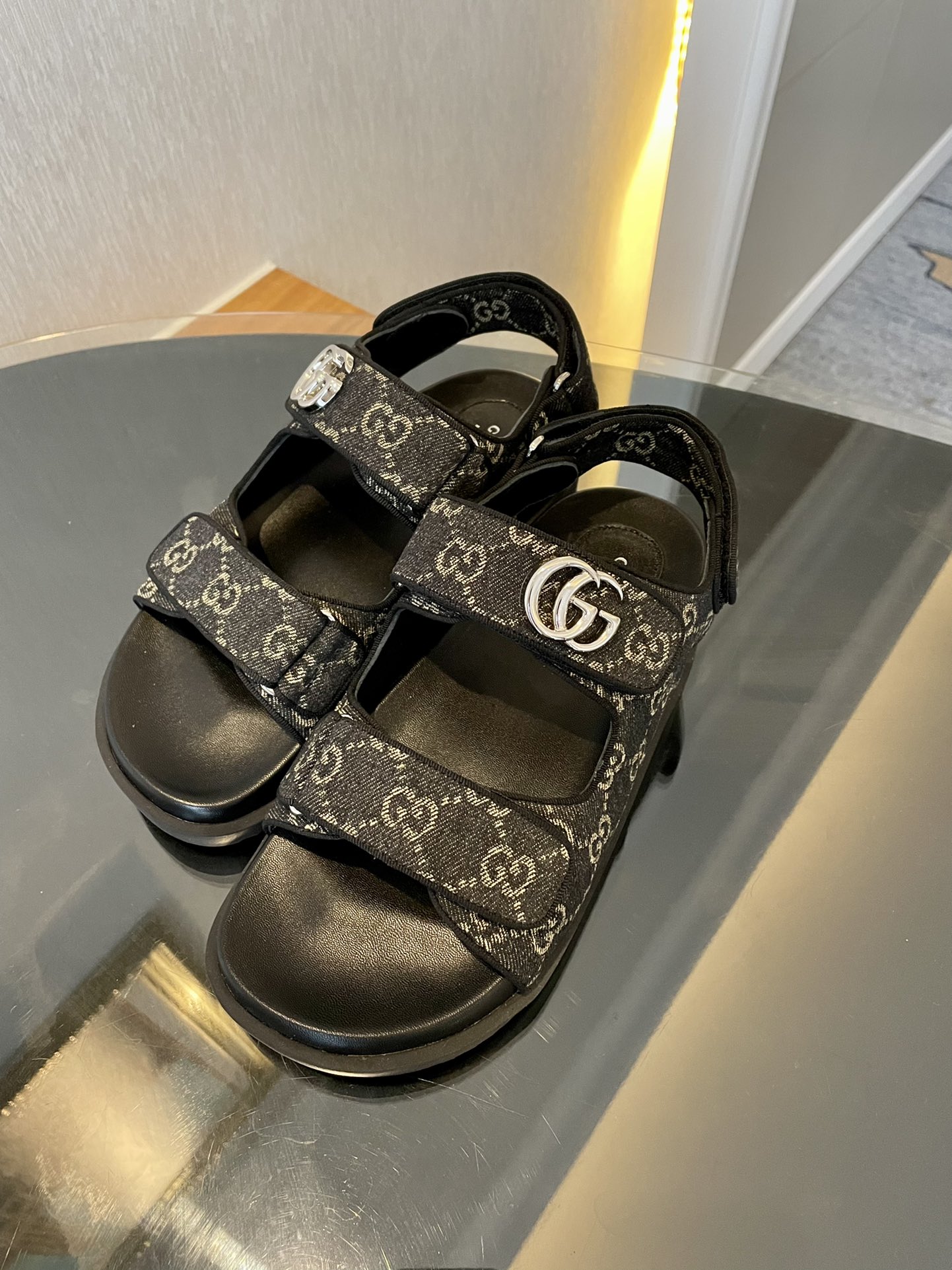 GUCCI SANDALS