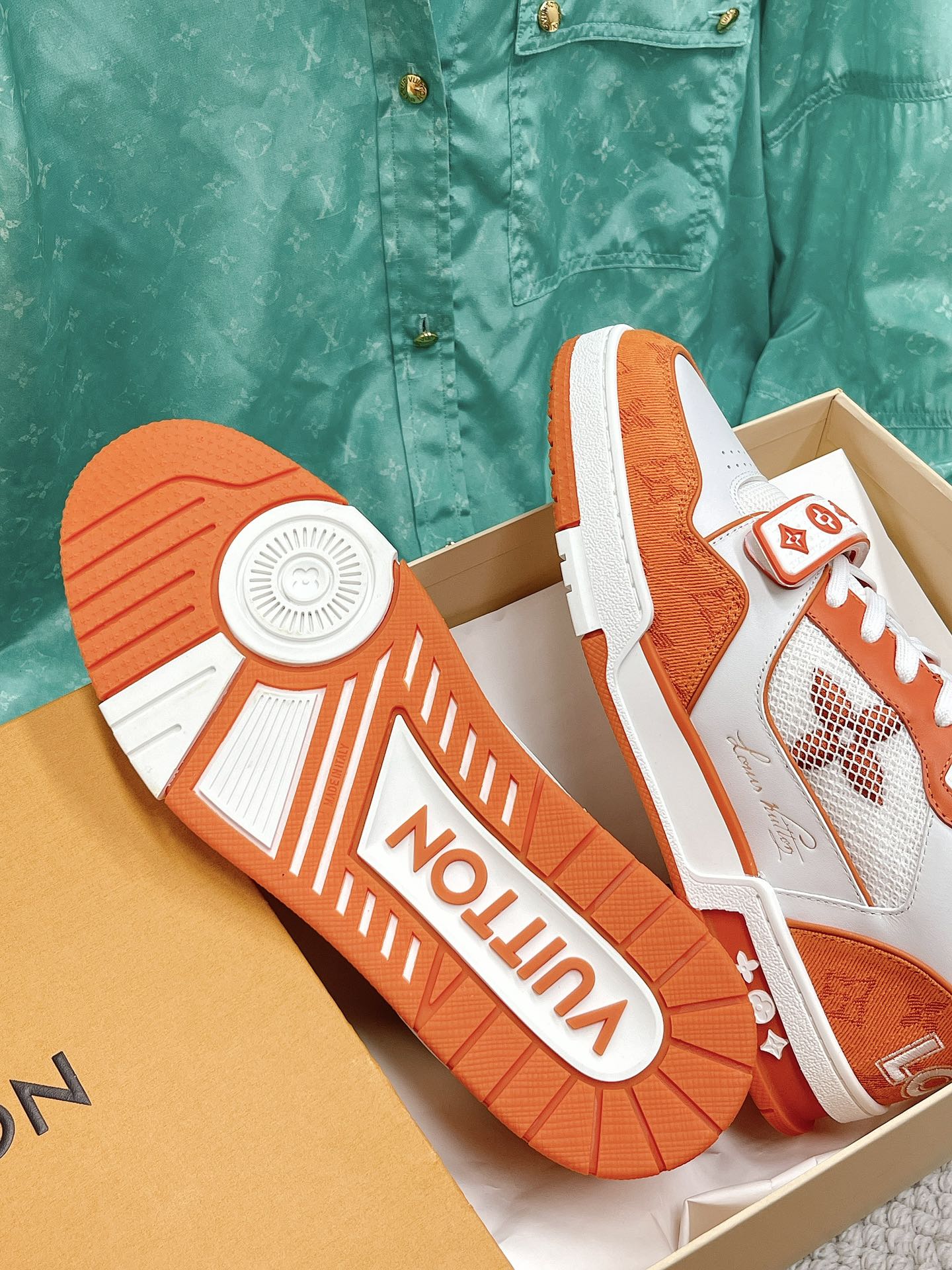 LOUIS VUITTON SNEAKERS