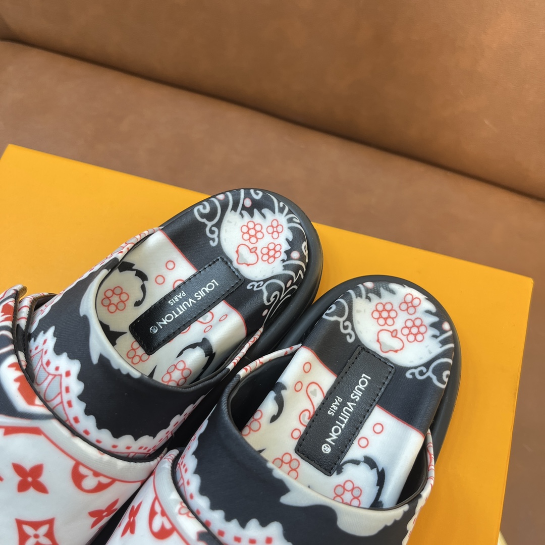 LOUIS VUITTON SLIDES