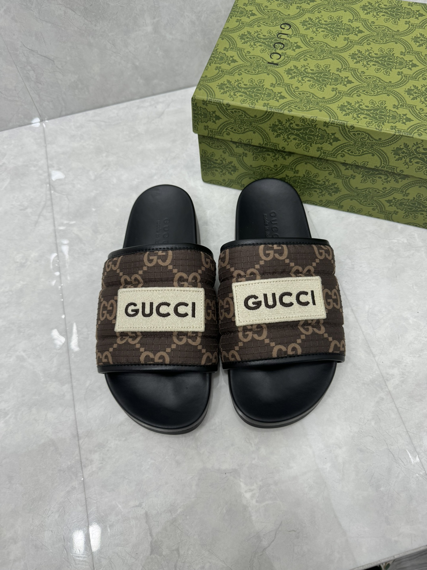 GUCCI SLIDES