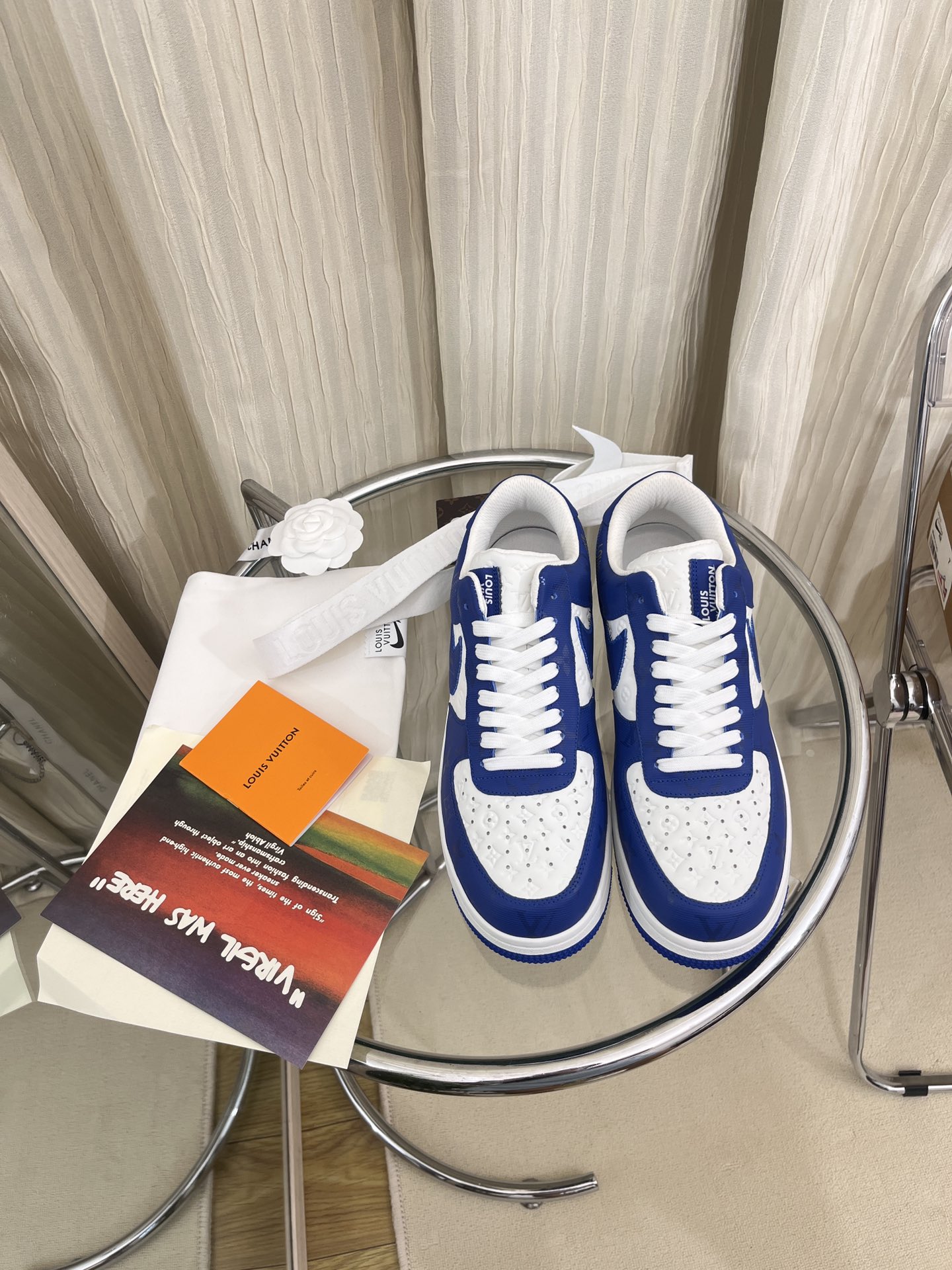 LOUIS VUITTON SNEAKERS