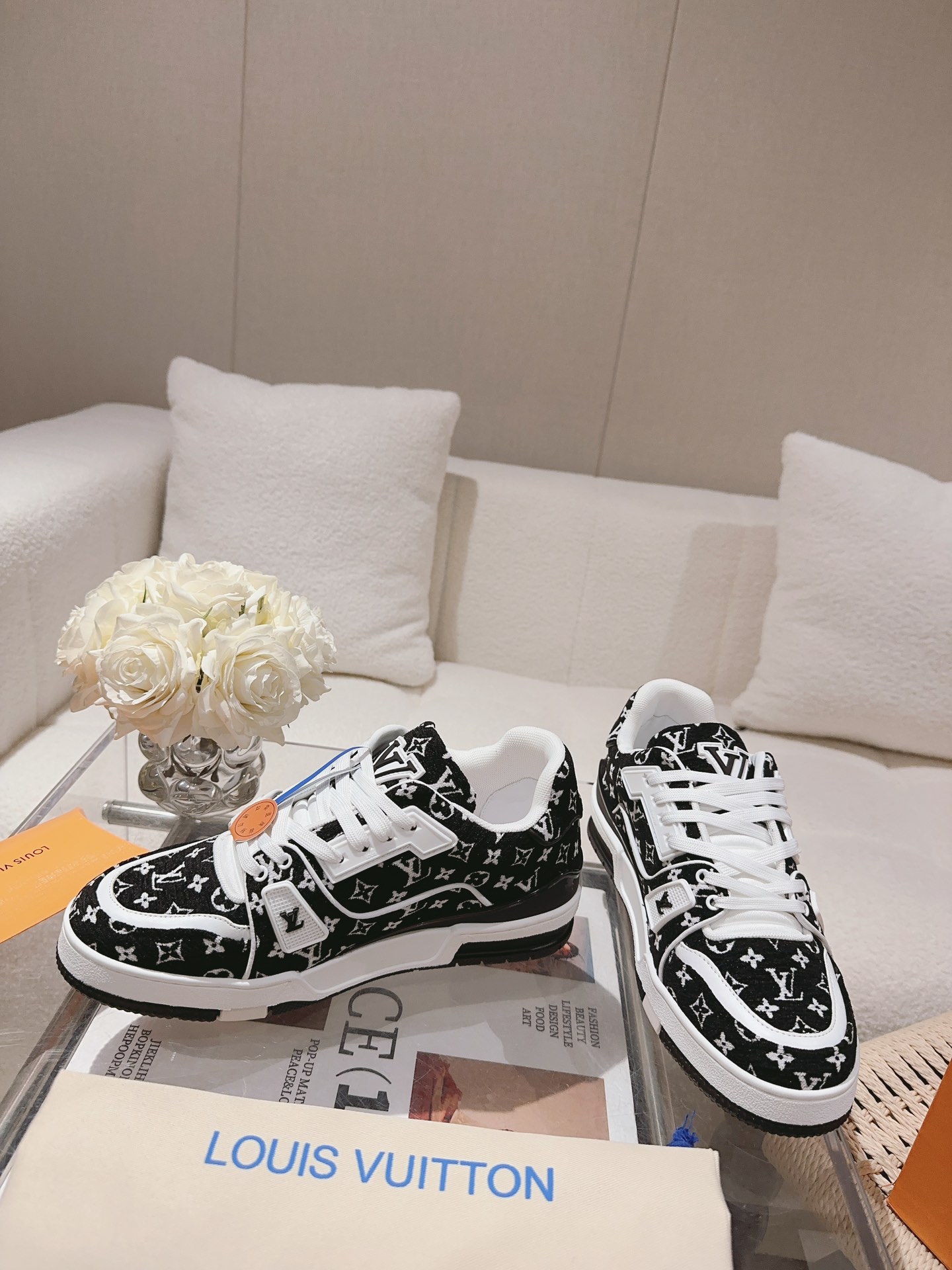 LOUIS VUITTON SNEAKERS
