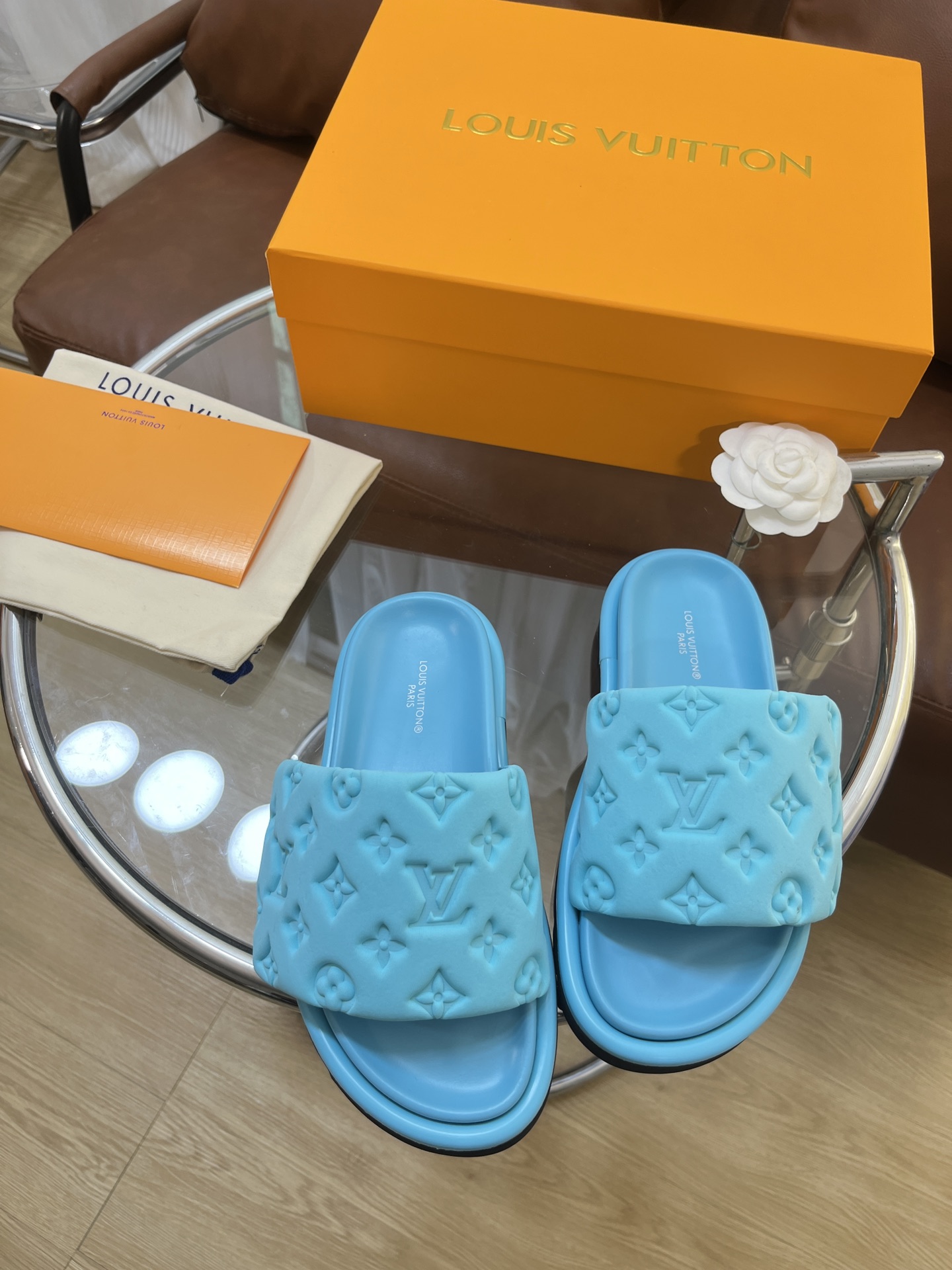 LOUIS VUITTON SLIDES