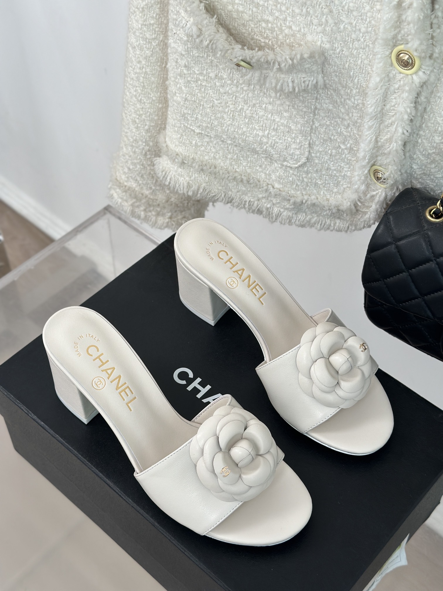 CHANEL SLIDES