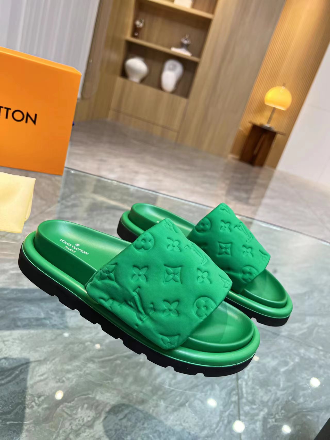 LOUIS VUITTON SLIDES