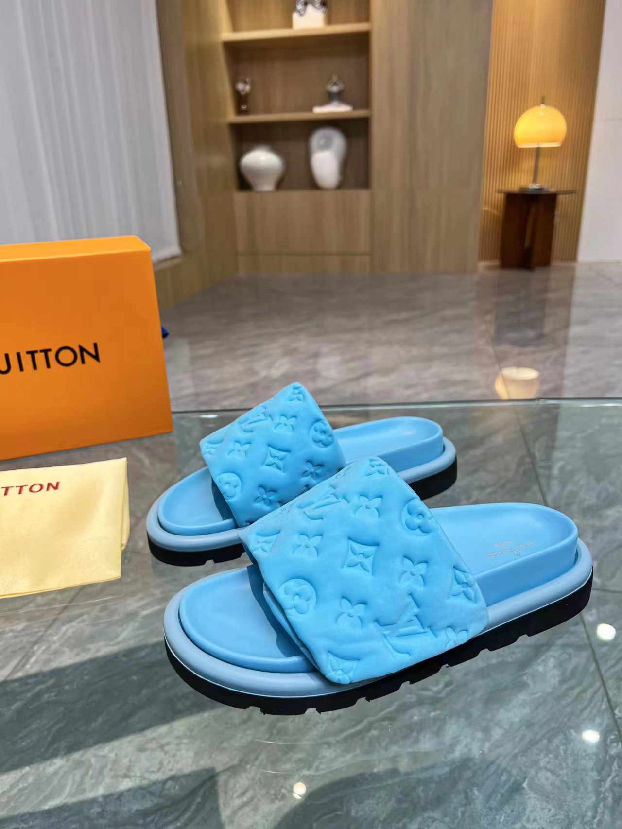 LOUIS VUITTON SLIDES