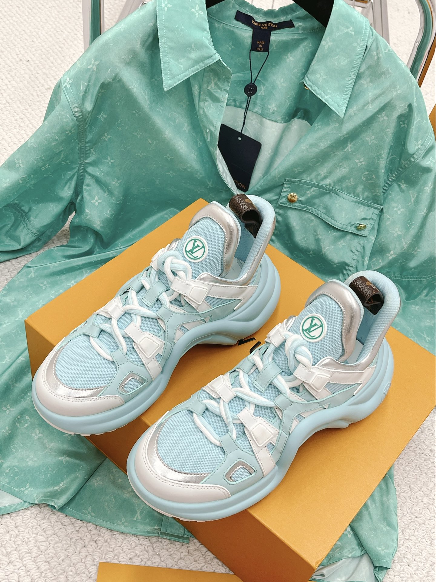 LOUIS VUITTON SNEAKERS