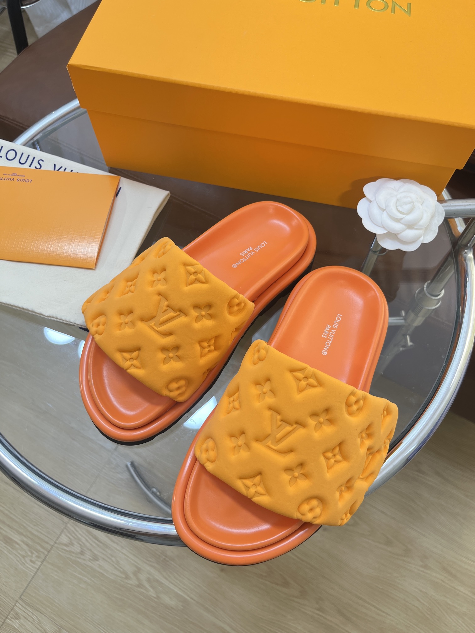 LOUIS VUITTON SLIDES