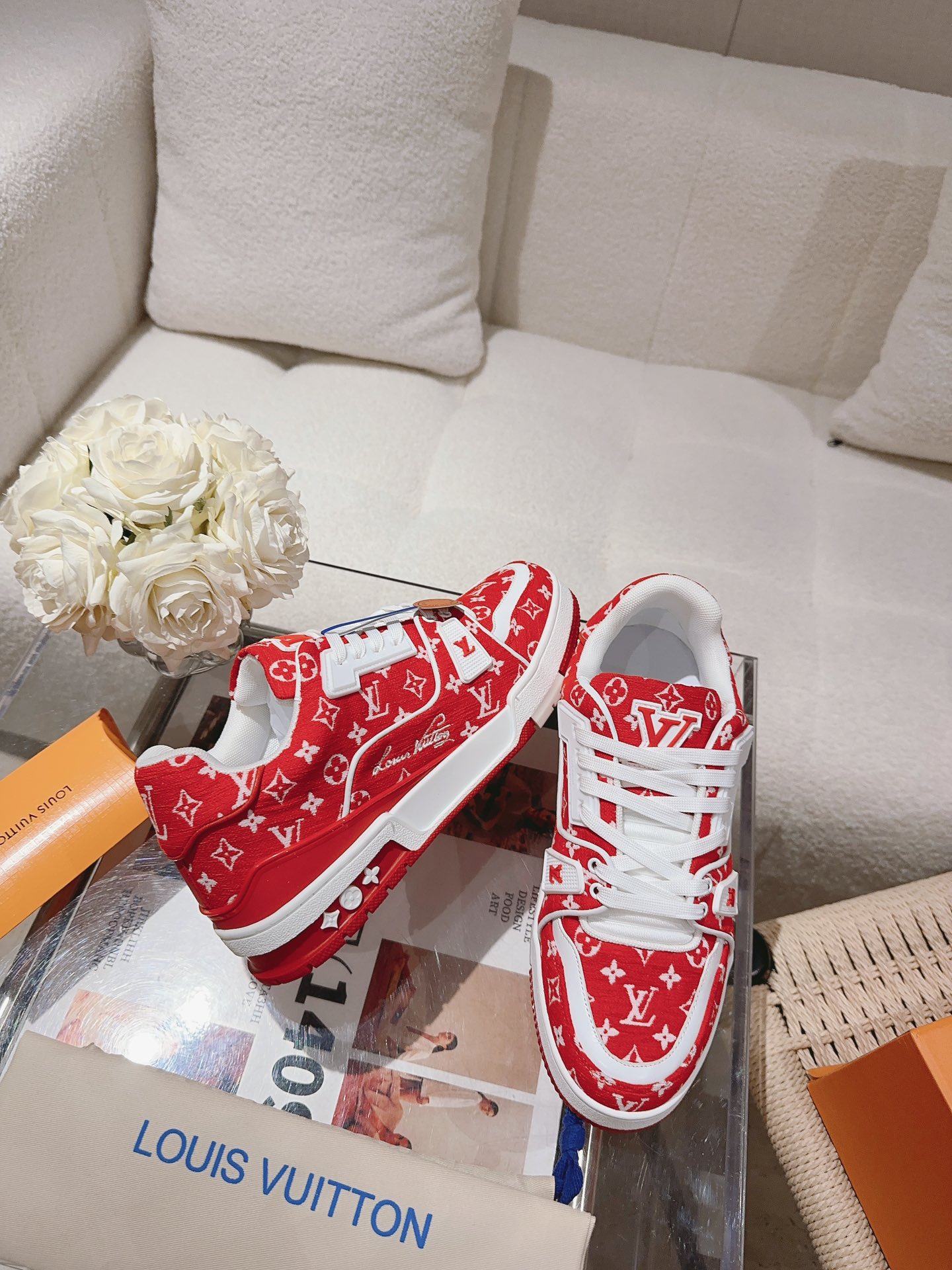 LOUIS VUITTON SNEAKERS