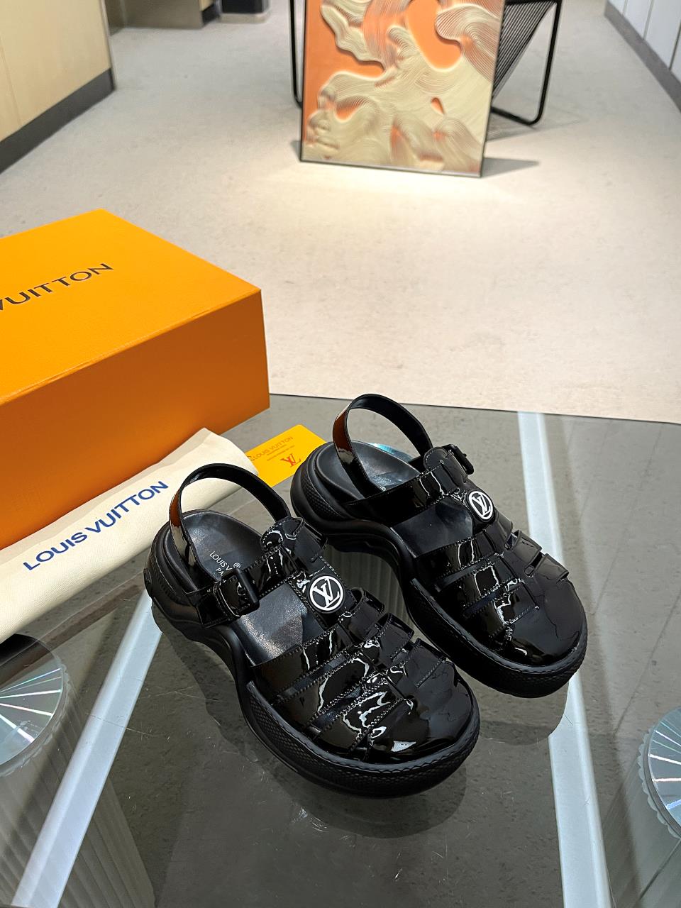LOUIS VUITTON SANDALS