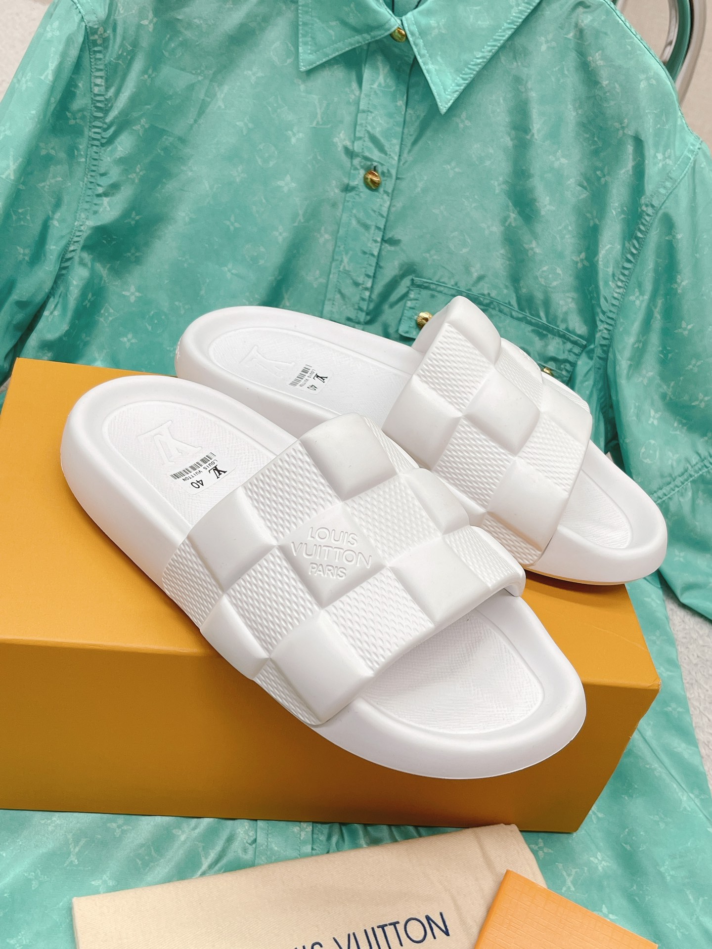 LOUIS VUITTON SLIDES