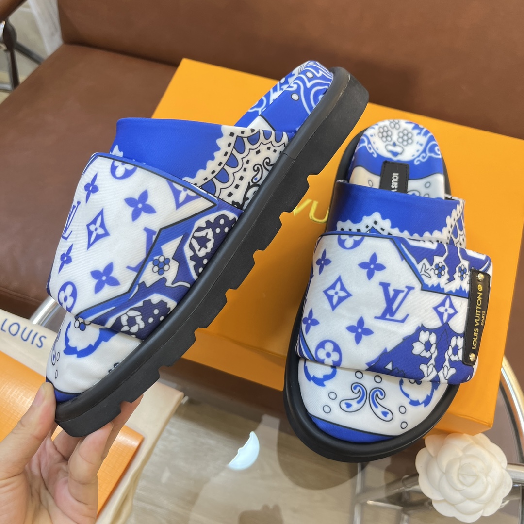 LOUIS VUITTON SLIDES