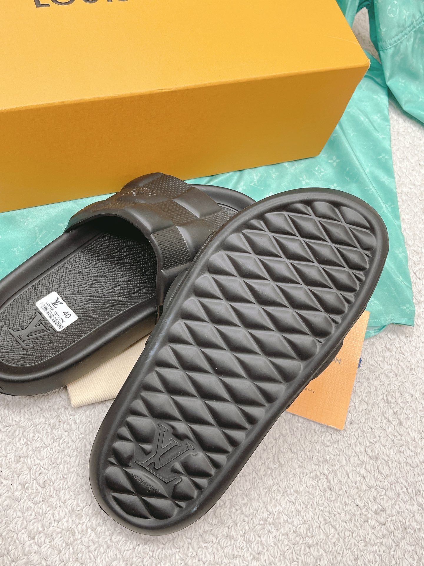 LOUIS VUITTON SLIDES