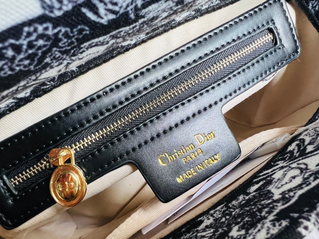 DIOR BAG