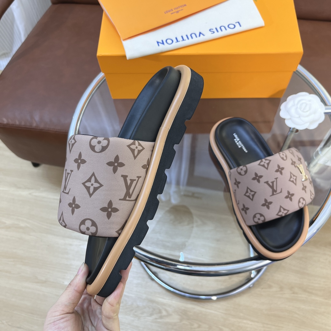 LOUIS VUITTON SLIDES
