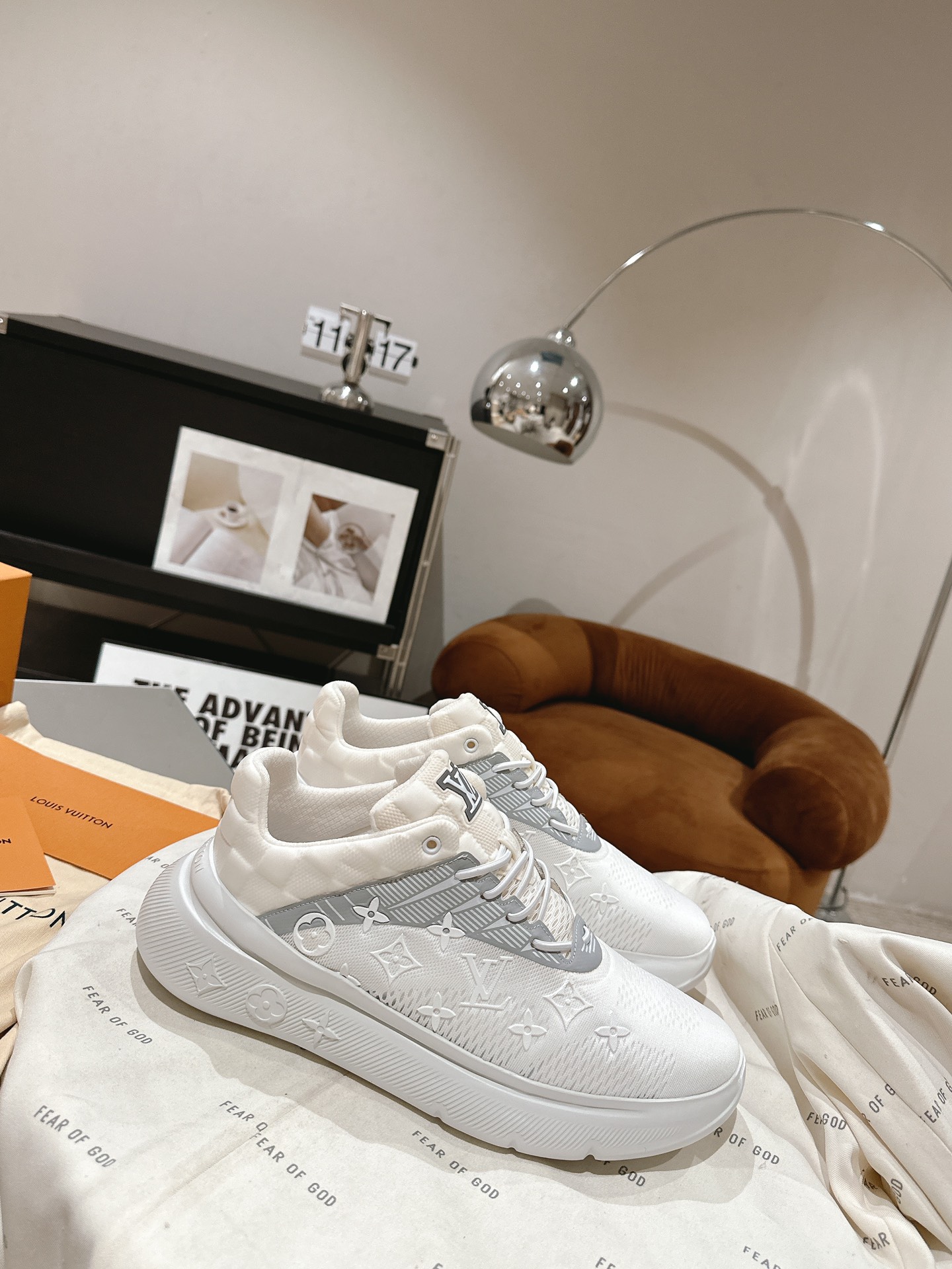 LOUIS VUITTON SNEAKERS