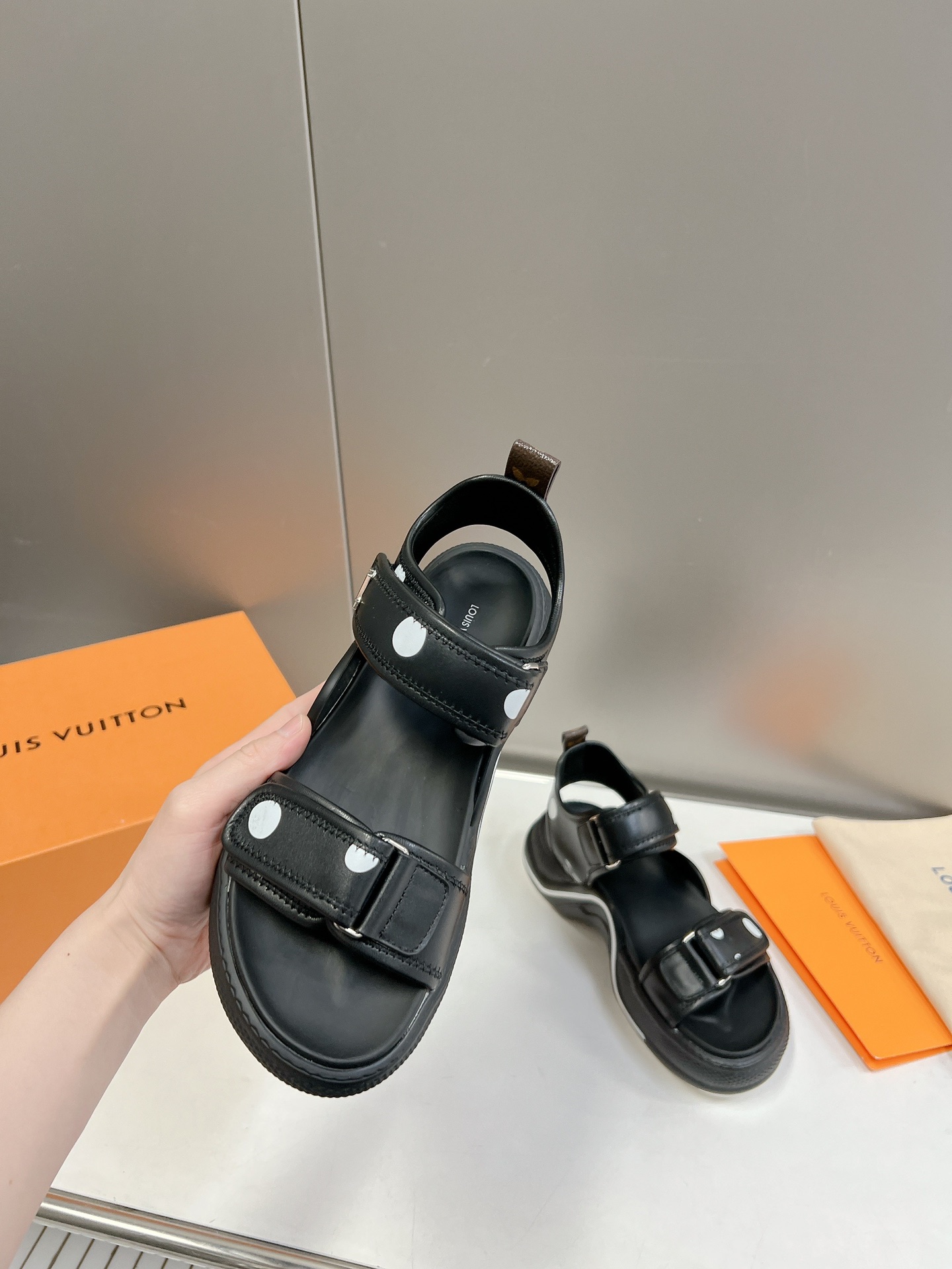LOUIS VUITTON SANDALS