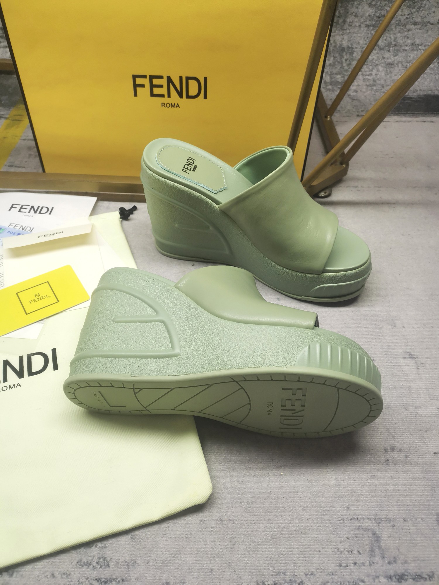 FENDI SLIDES