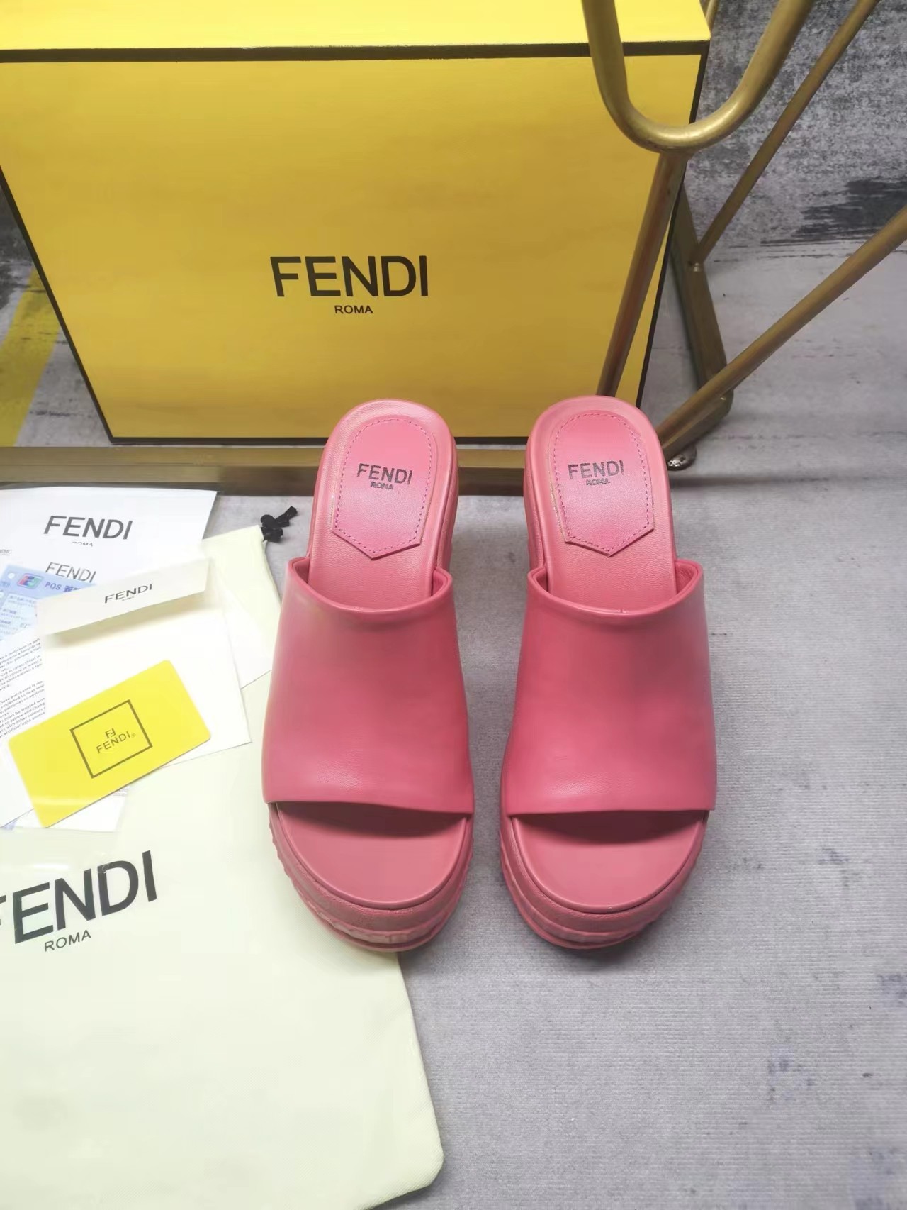 FENDI SLIDES