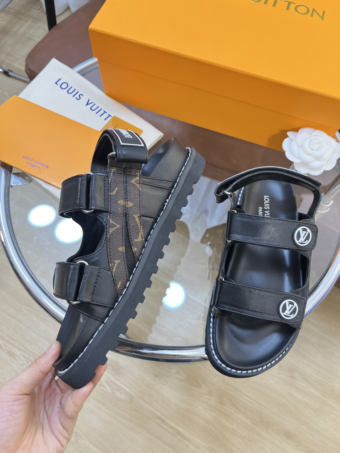 LOUIS VUITTON SANDALS