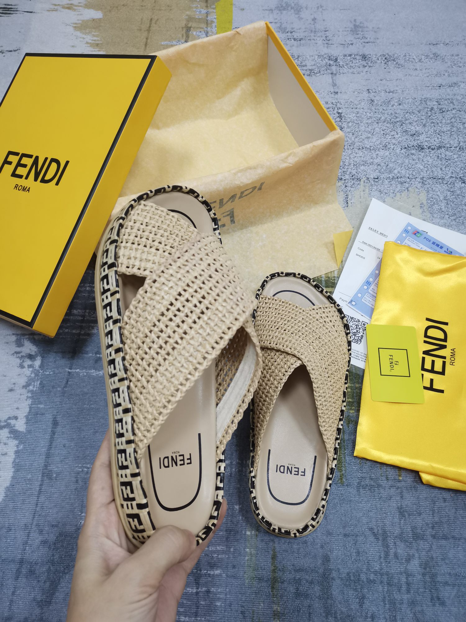 FENDI SLIDES